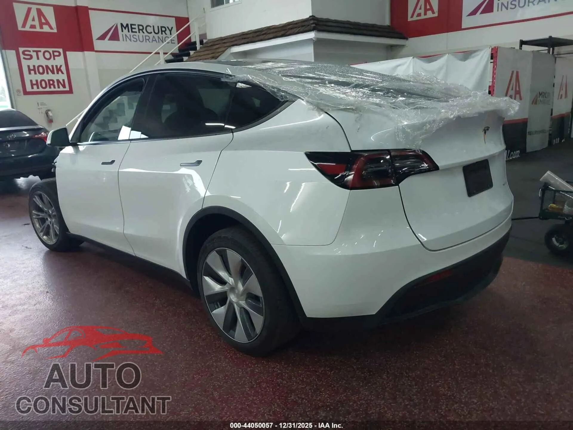 2023 TESLA MODEL Y Damaged VIN 7SAYGDEE4PA124021 – side profile