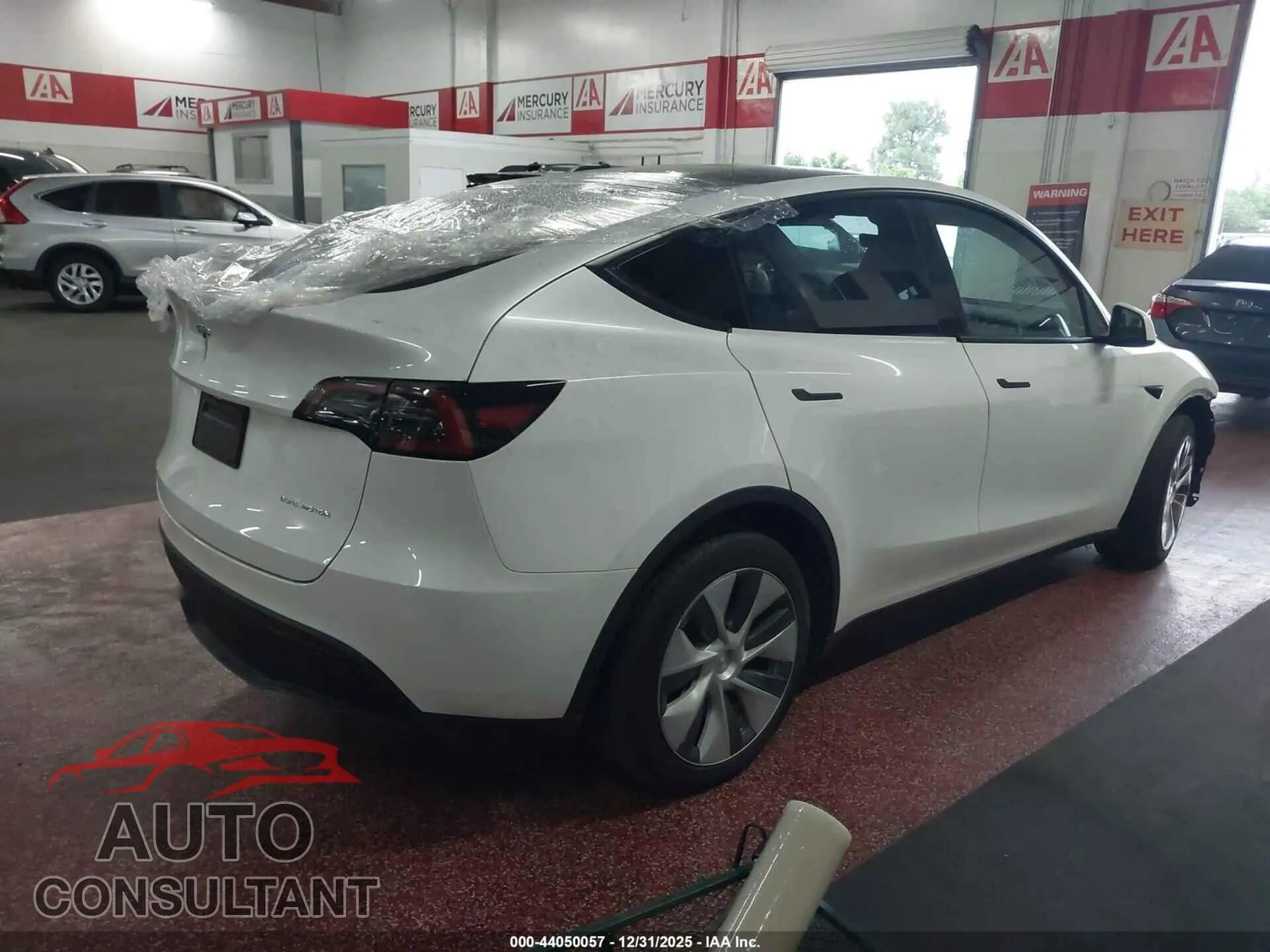 2023 TESLA MODEL Y Damaged VIN 7SAYGDEE4PA124021 – dashboard