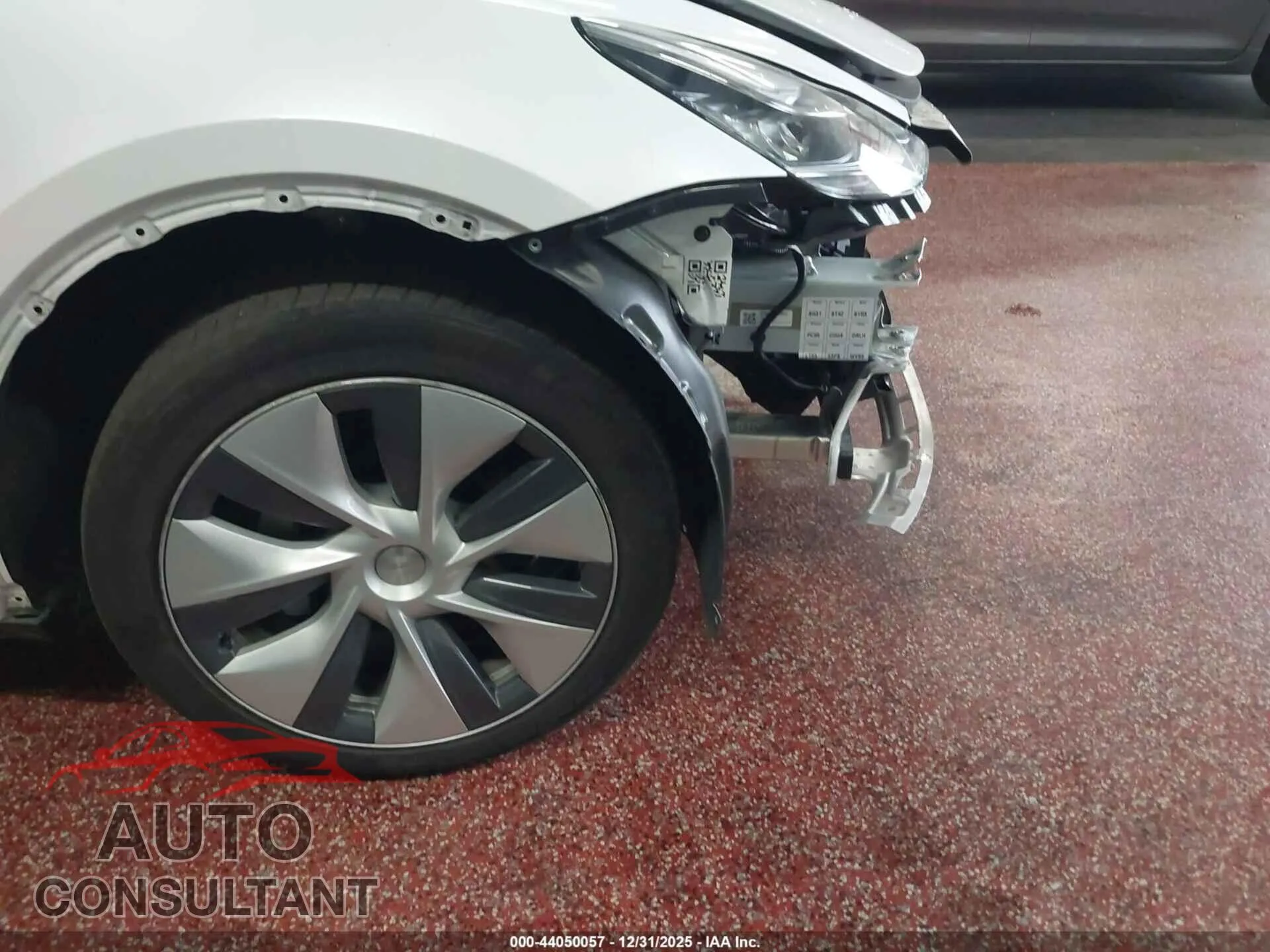 2023 TESLA MODEL Y Damaged VIN 7SAYGDEE4PA124021 – photo 24