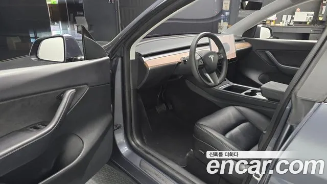 2022 Tesla Model Y Long Range AWD Sold VIN 7SAYGDEE5NF416664 – interior seats 2022 Tesla Model Y Long Range AWD Sold VIN 7SAYGDEE5NF416664 – interior seats