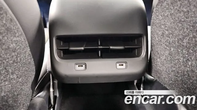 2022 Tesla Model Y Long Range AWD Sold VIN 7SAYGDEE5NF495222 – interior seats