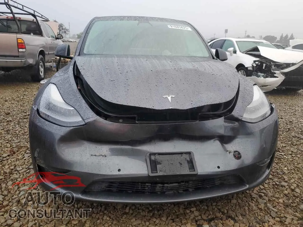 2022 TESLA MODEL Y Damaged VIN 7SAYGDEF7NF465423 – interior seats 2022 TESLA MODEL Y Damaged VIN 7SAYGDEF7NF465423 – interior seats