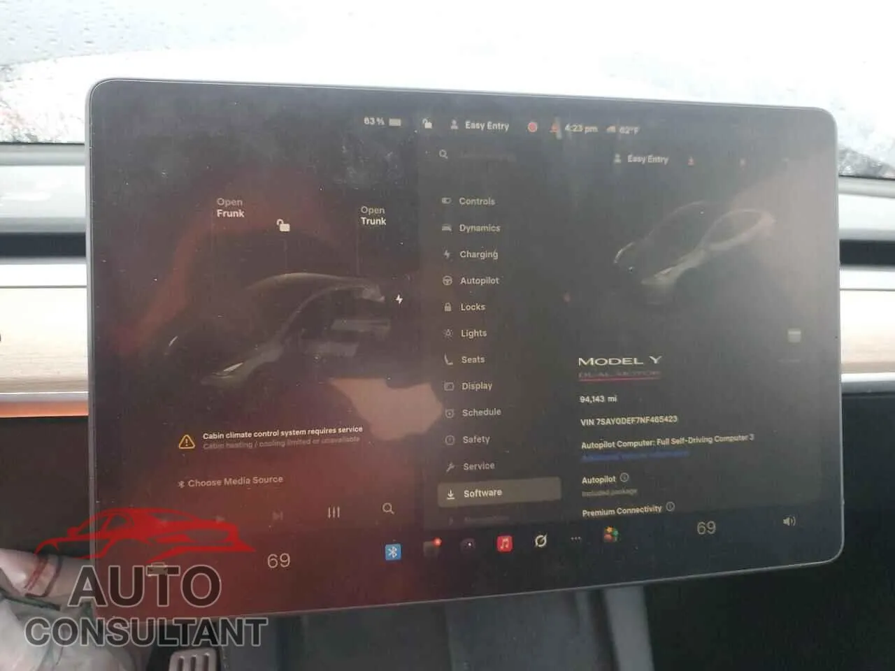 2022 TESLA MODEL Y Damaged VIN 7SAYGDEF7NF465423 – trunk area 2022 TESLA MODEL Y Damaged VIN 7SAYGDEF7NF465423 – trunk area