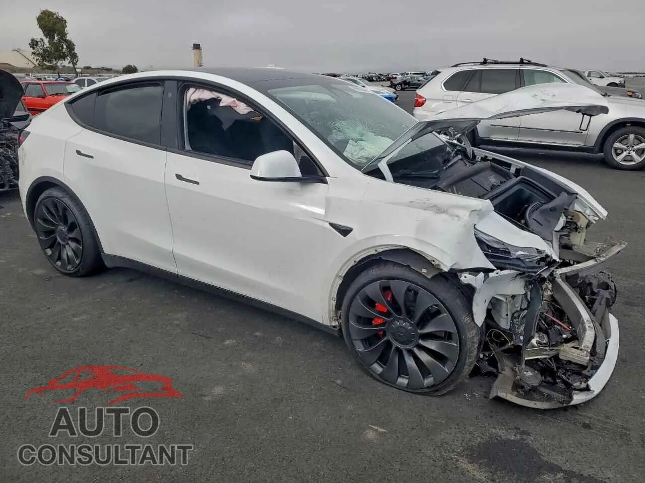 2022 TESLA MODEL Y Damaged VIN 7SAYGDEFXNF485715 – dashboard