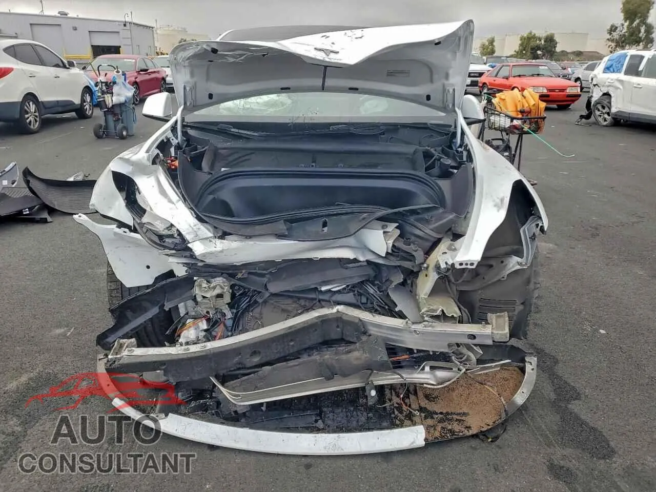 2022 TESLA MODEL Y Damaged VIN 7SAYGDEFXNF485715 – interior seats