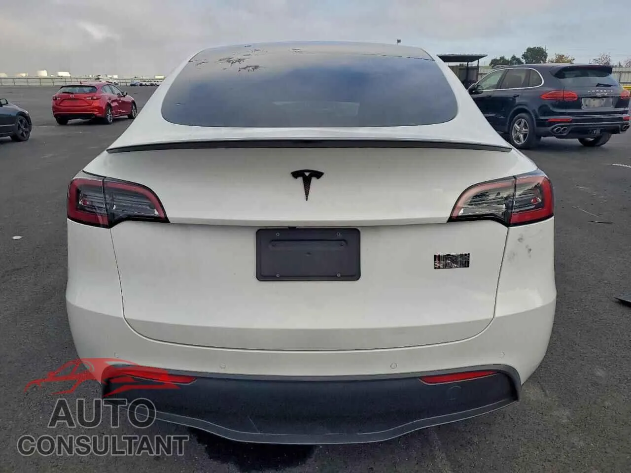 2022 TESLA MODEL Y Damaged VIN 7SAYGDEFXNF485715 – engine bay