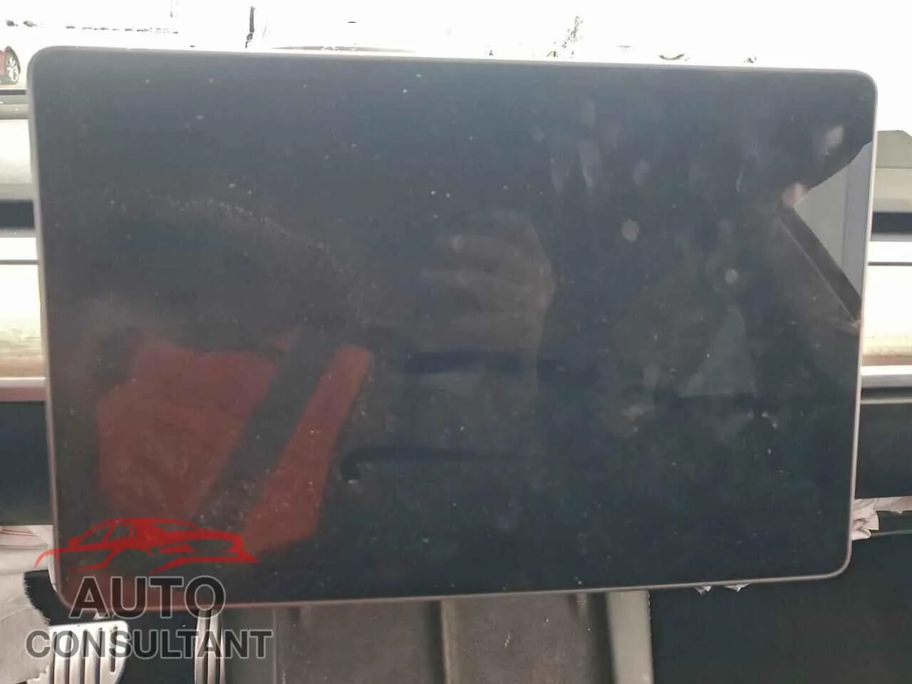 2022 TESLA MODEL Y Damaged VIN 7SAYGDEFXNF485715 – trunk area