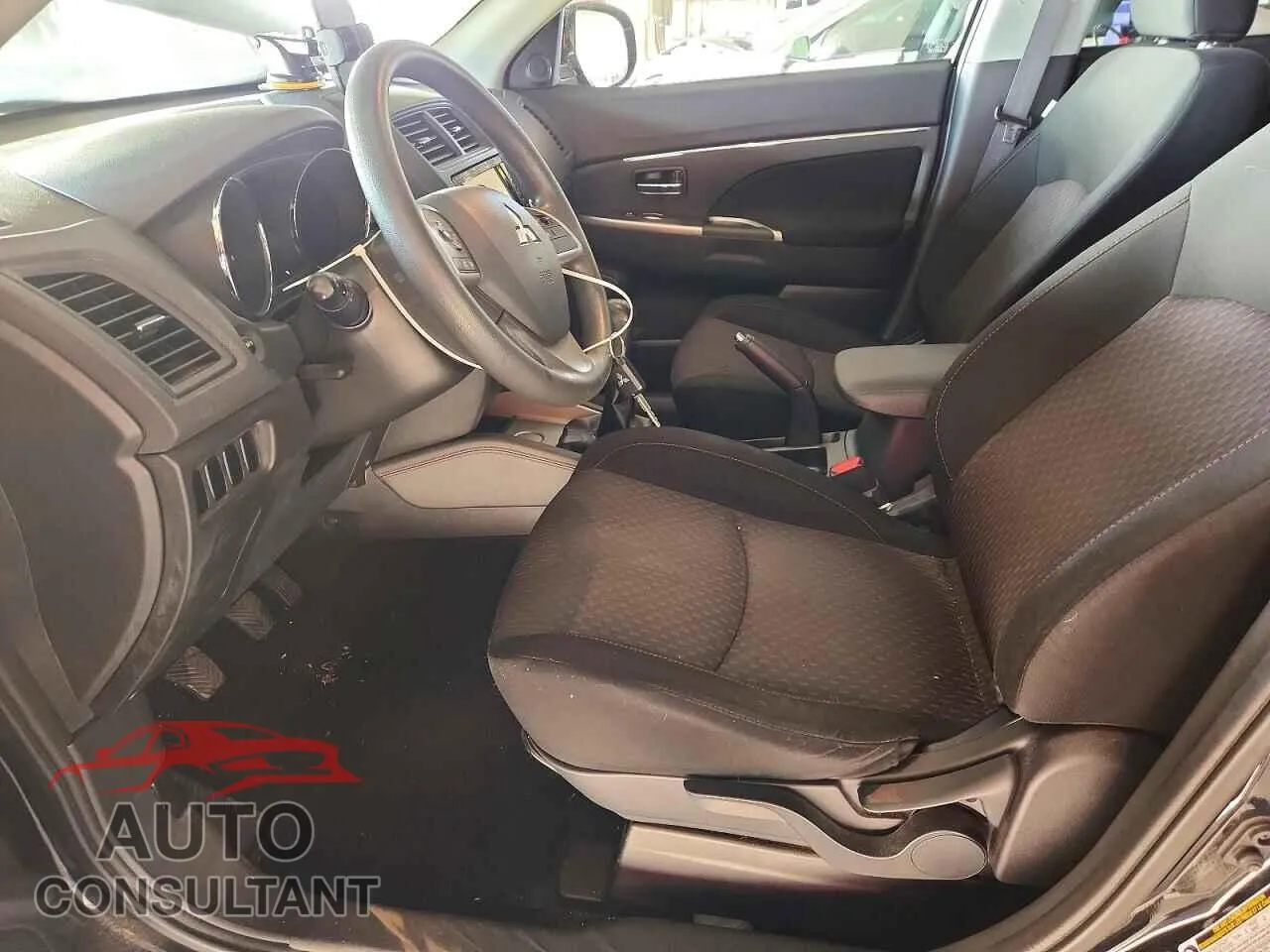 2018 MITSUBISHI OUTLANDER Damaged VIN JA4AP3AU6JZ018786 – exterior detail 2018 MITSUBISHI OUTLANDER Damaged VIN JA4AP3AU6JZ018786 – exterior detail