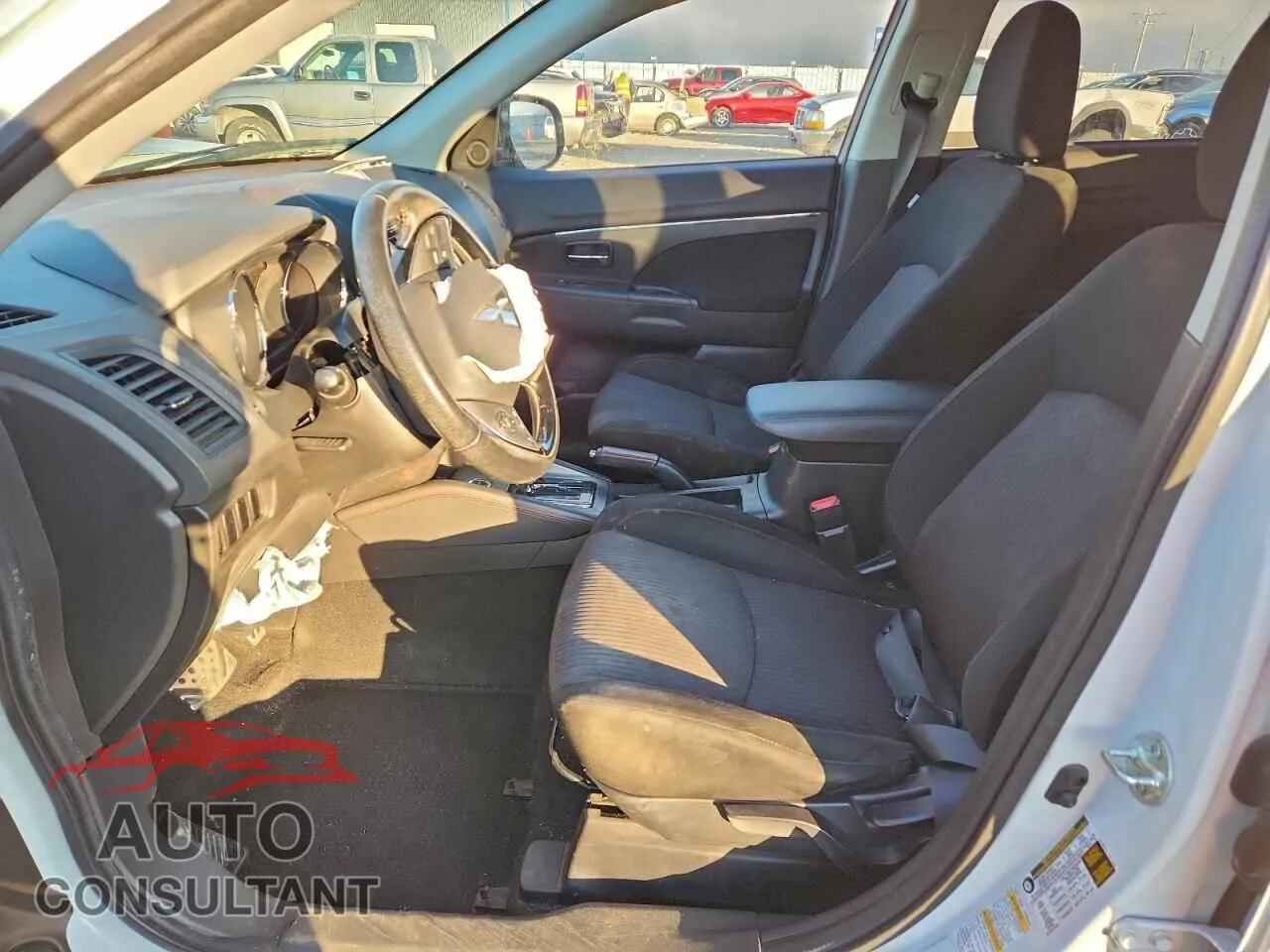 2018 MITSUBISHI OUTLANDER Damaged VIN JA4AR3AU9JZ023331 – exterior detail