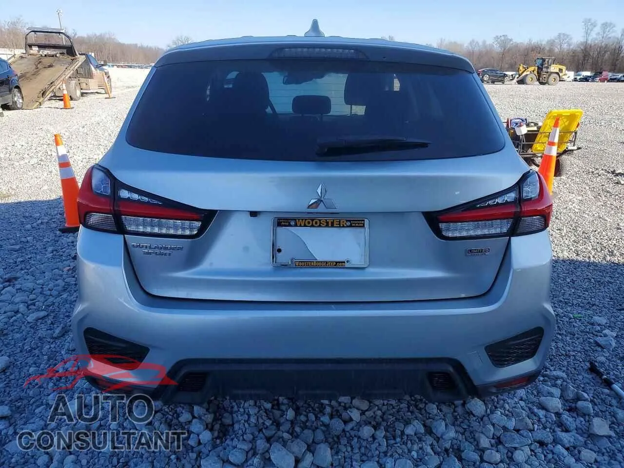 2022 MITSUBISHI OUTLANDER Used VIN JA4ARUAU5NU019799 – engine bay