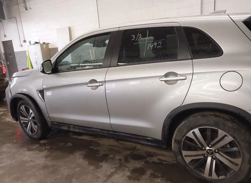 2025 MITSUBISHI OUTLANDER Used VIN JA4ARUAU9SU007425 – photo 16