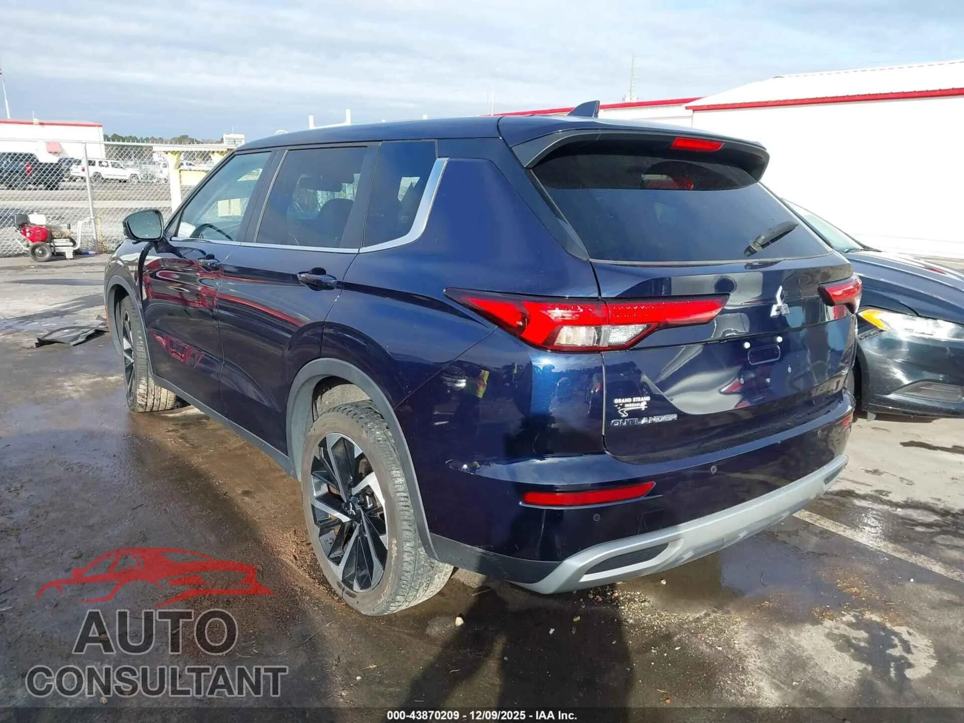 2023 MITSUBISHI OUTLANDER Damaged VIN JA4J4UA82PZ026670 – side profile 2023 MITSUBISHI OUTLANDER Damaged VIN JA4J4UA82PZ026670 – side profile