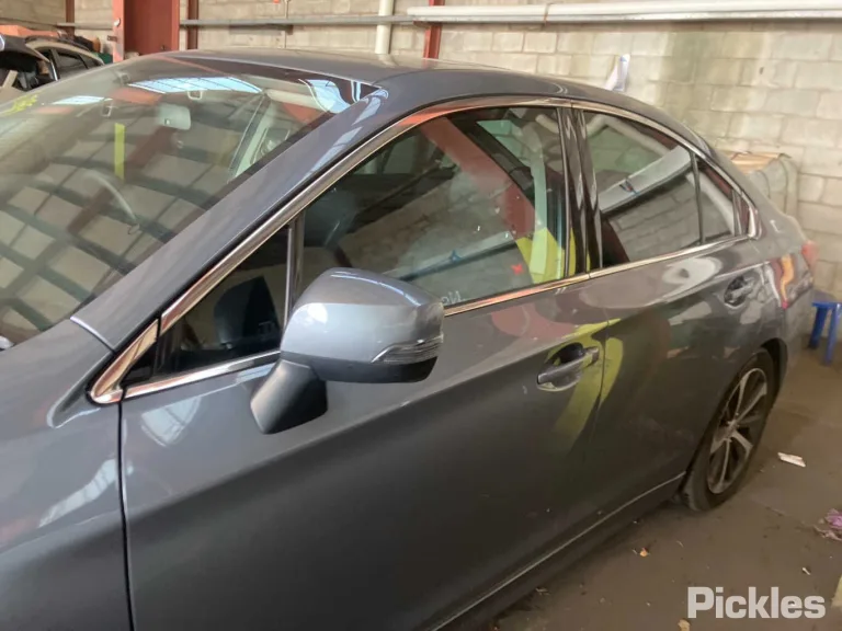 2016 Subaru Liberty Damaged VIN JF1BN9KC2GG011287 – exterior detail