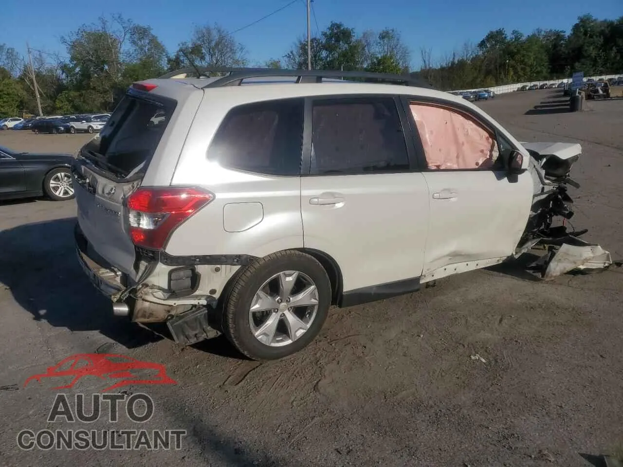 2014 SUBARU FORESTER Damaged VIN JF2SJAEC7EH461236 – side profile 2014 SUBARU FORESTER Damaged VIN JF2SJAEC7EH461236 – side profile