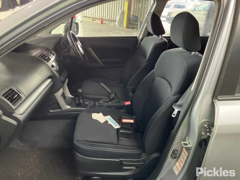 2014 Subaru Forester Damaged VIN JF2SJDKZ3EG030521 – exterior detail