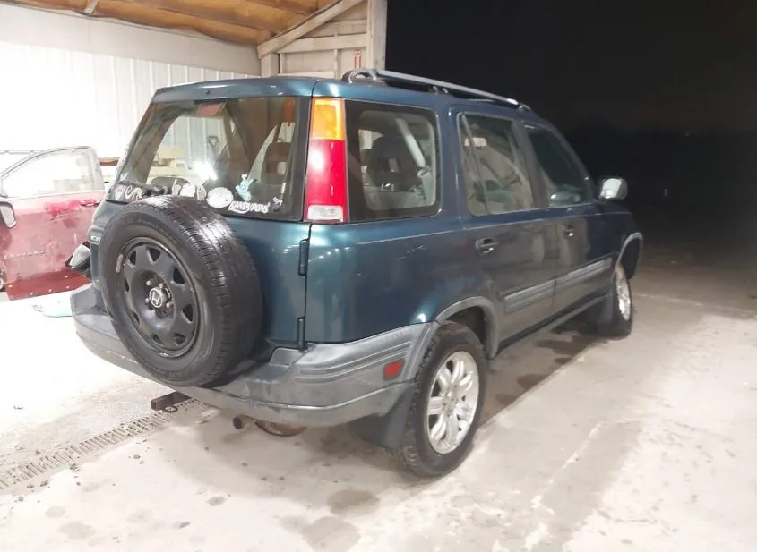 1998 HONDA CR-V Used VIN JHLRD184XWC107365 – exterior detail 1998 HONDA CR-V Used VIN JHLRD184XWC107365 – exterior detail