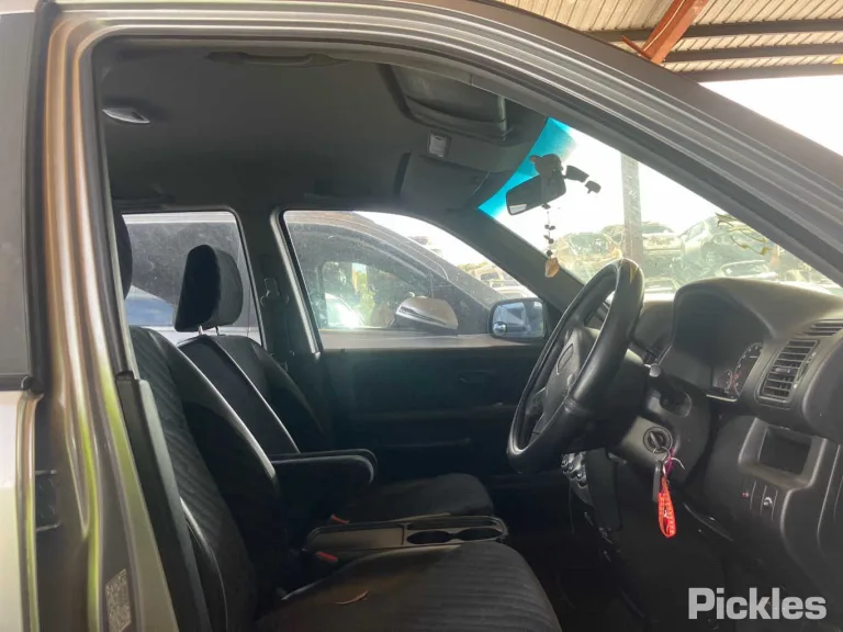 2003 Honda CR-V Damaged VIN JHLRD78403C210555 – photo 12 2003 Honda CR-V Damaged VIN JHLRD78403C210555 – photo 12