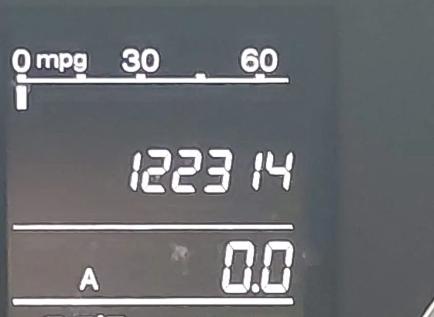 2007 HONDA CR-V Used VIN JHLRE48757C106070 – trunk area
