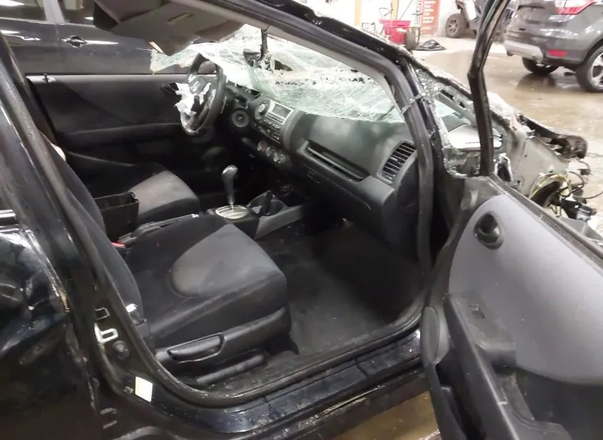 2008 HONDA Fit Used VIN JHMGD38678S032648 – photo 11