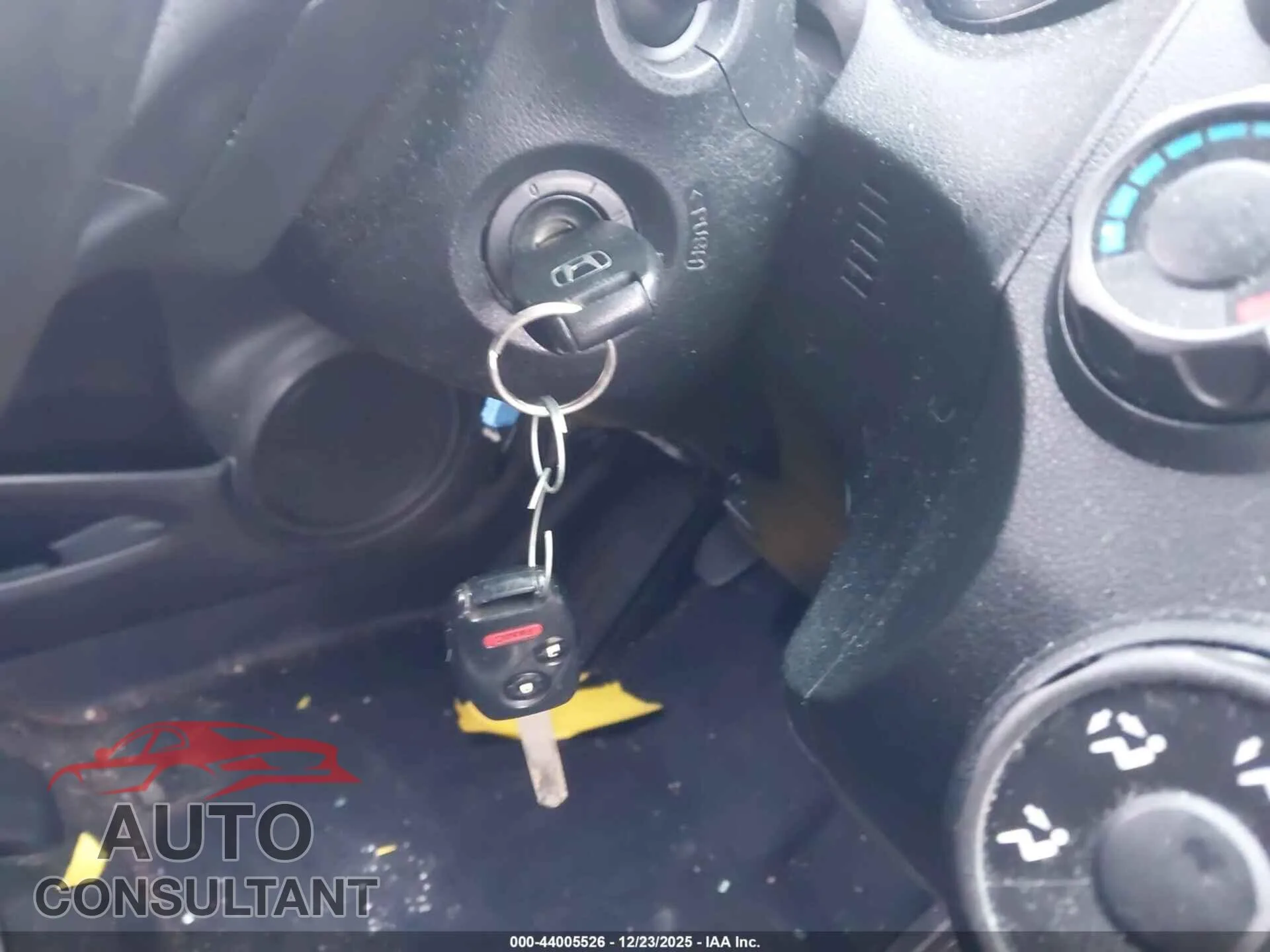 2012 HONDA FIT Damaged VIN JHMGE8G52CC016332 – photo 11