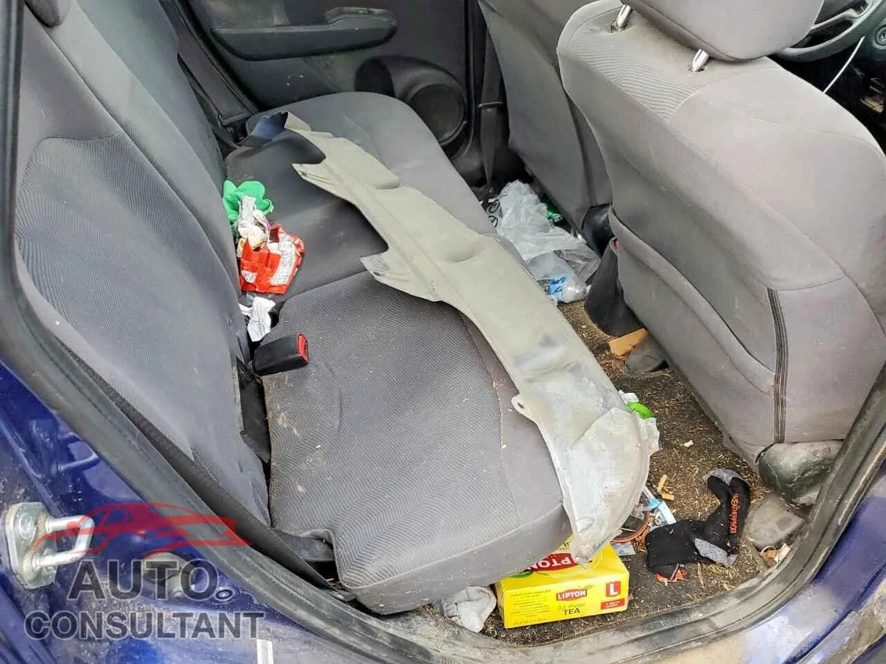 2010 HONDA FIT Damaged VIN JHMGE8H22AC007907 – photo 13