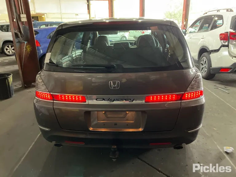 2006 Honda Odyssey Used VIN JHMRB18507C201399 – interior seats