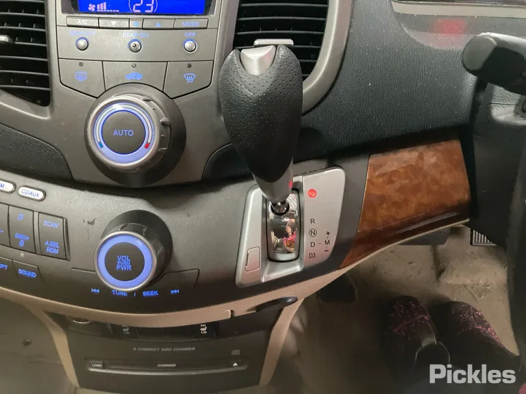 2006 Honda Odyssey Used VIN JHMRB18507C201399 – trunk area