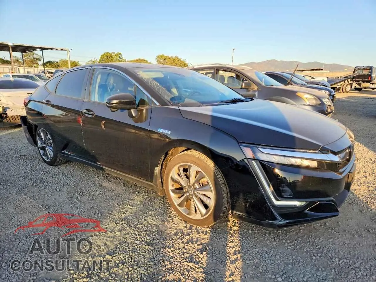 2018 HONDA CLARITY Damaged VIN JHMZC5F35JC004413 – dashboard