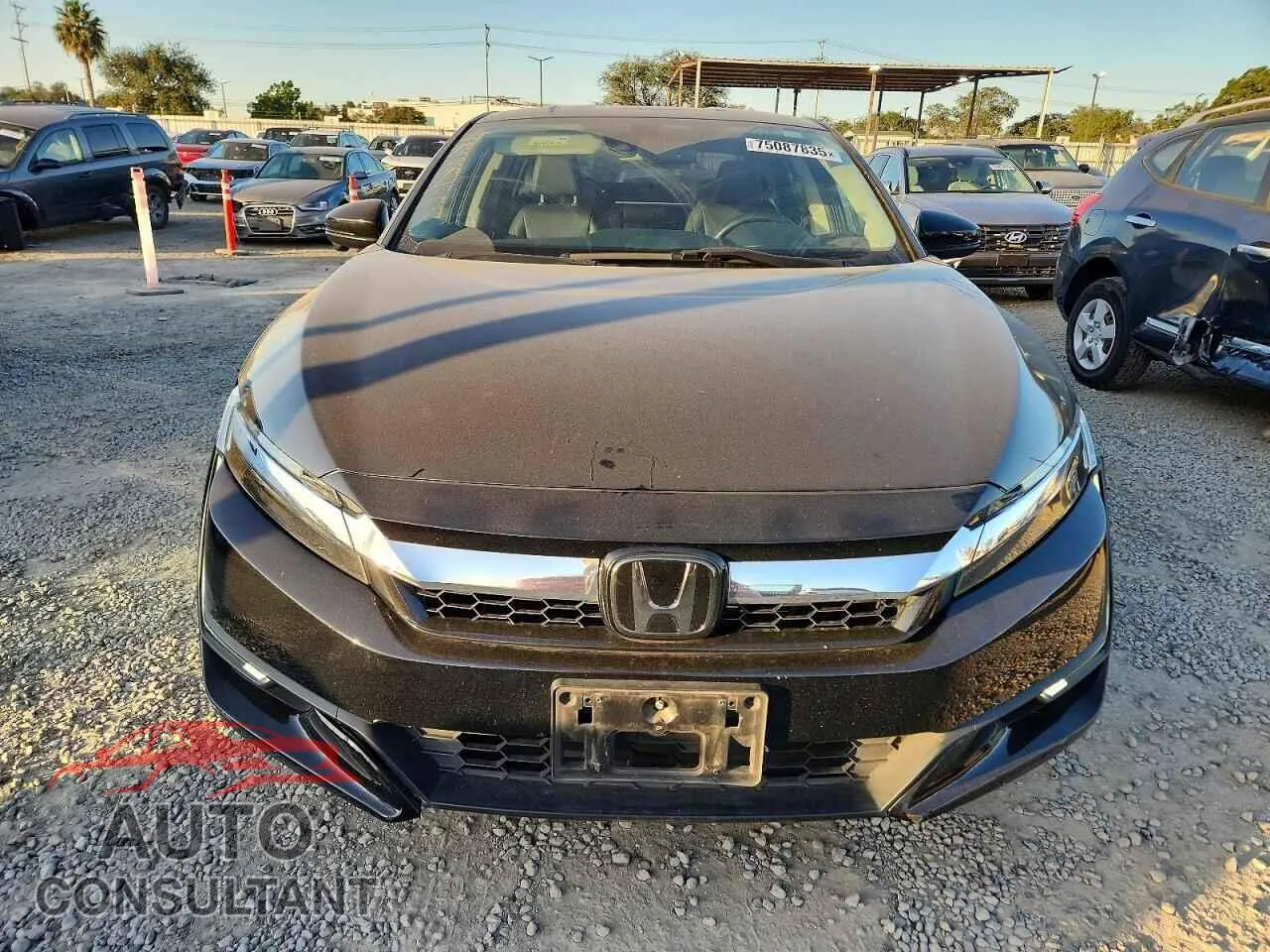 2018 HONDA CLARITY Damaged VIN JHMZC5F35JC004413 – interior seats