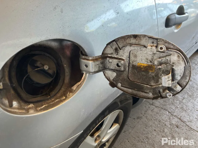 2008 Mazda 3 Damaged VIN JM0BK10F200460107 – dashboard
