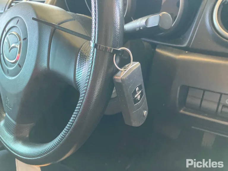 2008 Mazda 3 Damaged VIN JM0BK10F200460107 – exterior detail