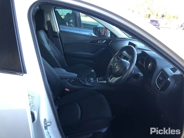 2015 Mazda 3 Used VIN JM0BM523810169044 – interior seats