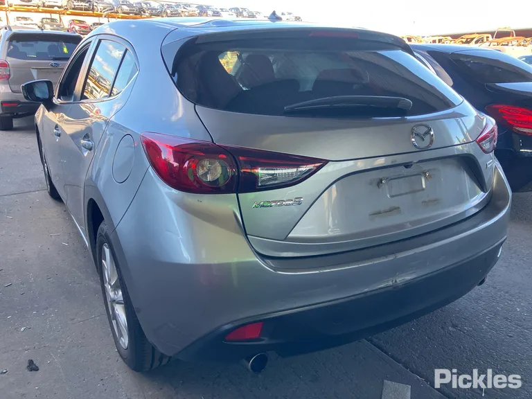 2014 Mazda 3 Used VIN JM0BM547810148566 – side profile
