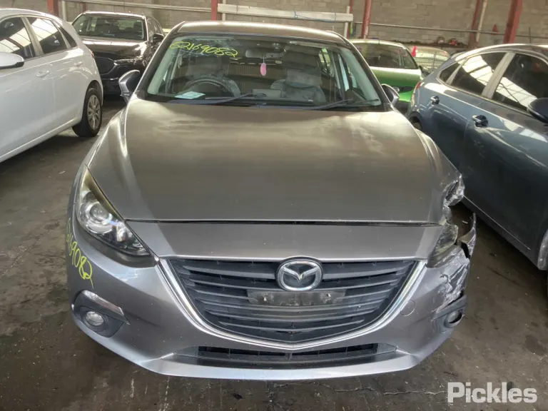 2015 Mazda 3 Damaged VIN JM0BM547810172673 – exterior detail