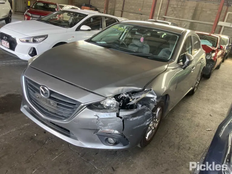 2015 Mazda 3 Damaged VIN JM0BM547810172673 – undercarriage