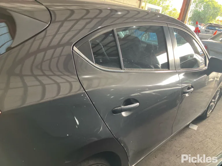 2015 Mazda 3 Damaged VIN JM0BM547810180127 – exterior detail