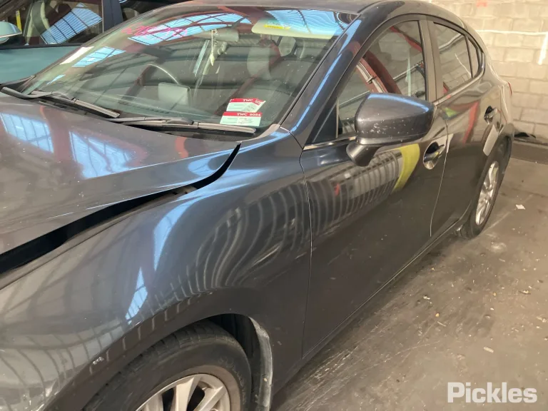 2015 Mazda 3 Damaged VIN JM0BM547810180127 – undercarriage