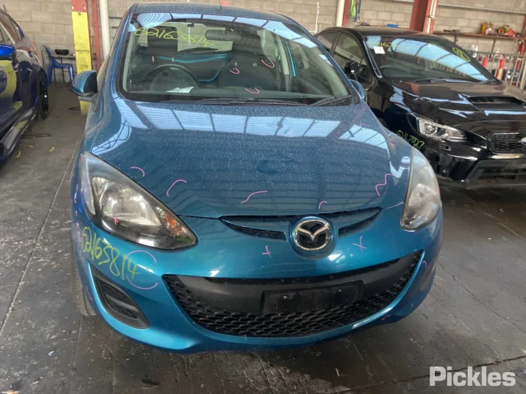 2011 Mazda 2 Damaged VIN JM0DE10Y2C0221248 – exterior detail