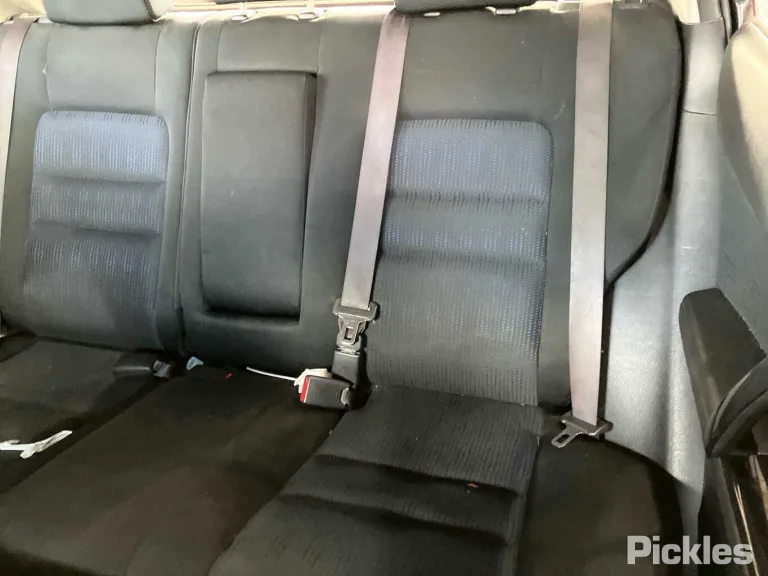 2007 Mazda 6 Damaged VIN JM0GG103200543466 – interior seats
