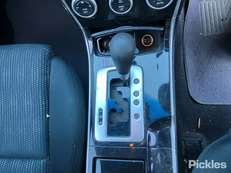 2007 Mazda 6 Used VIN JM0GG103200555236 – dashboard
