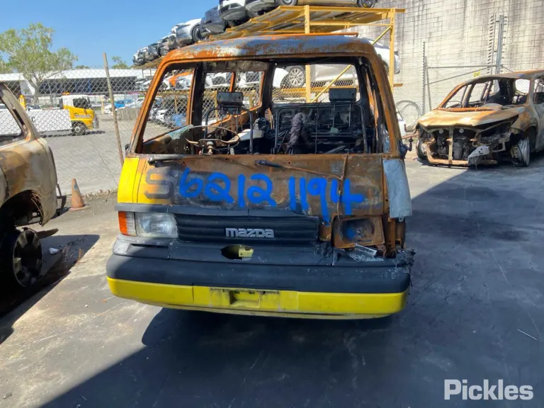 1990 Mazda E2000 Damaged VIN JM0SRY0E200611552 – undercarriage