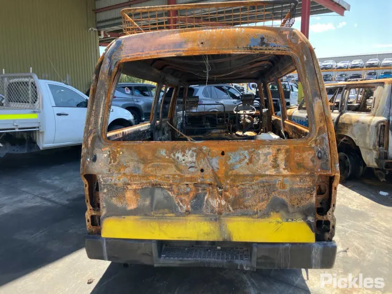 1990 Mazda E2000 Damaged VIN JM0SRY0E200611552 – photo 14