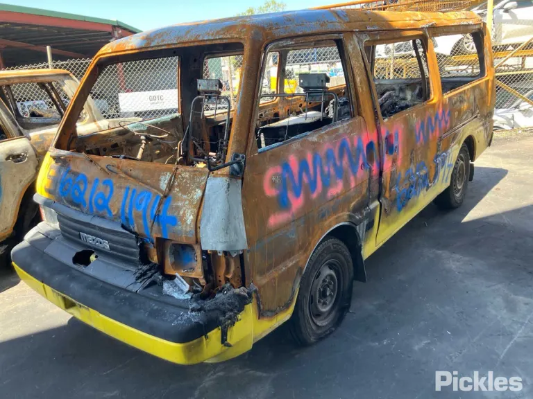 1990 Mazda E2000 Damaged VIN JM0SRY0E200611552 – photo 15