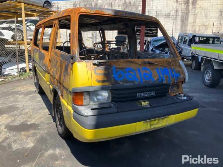 1990 Mazda E2000 Damaged VIN JM0SRY0E200611552 – photo 18