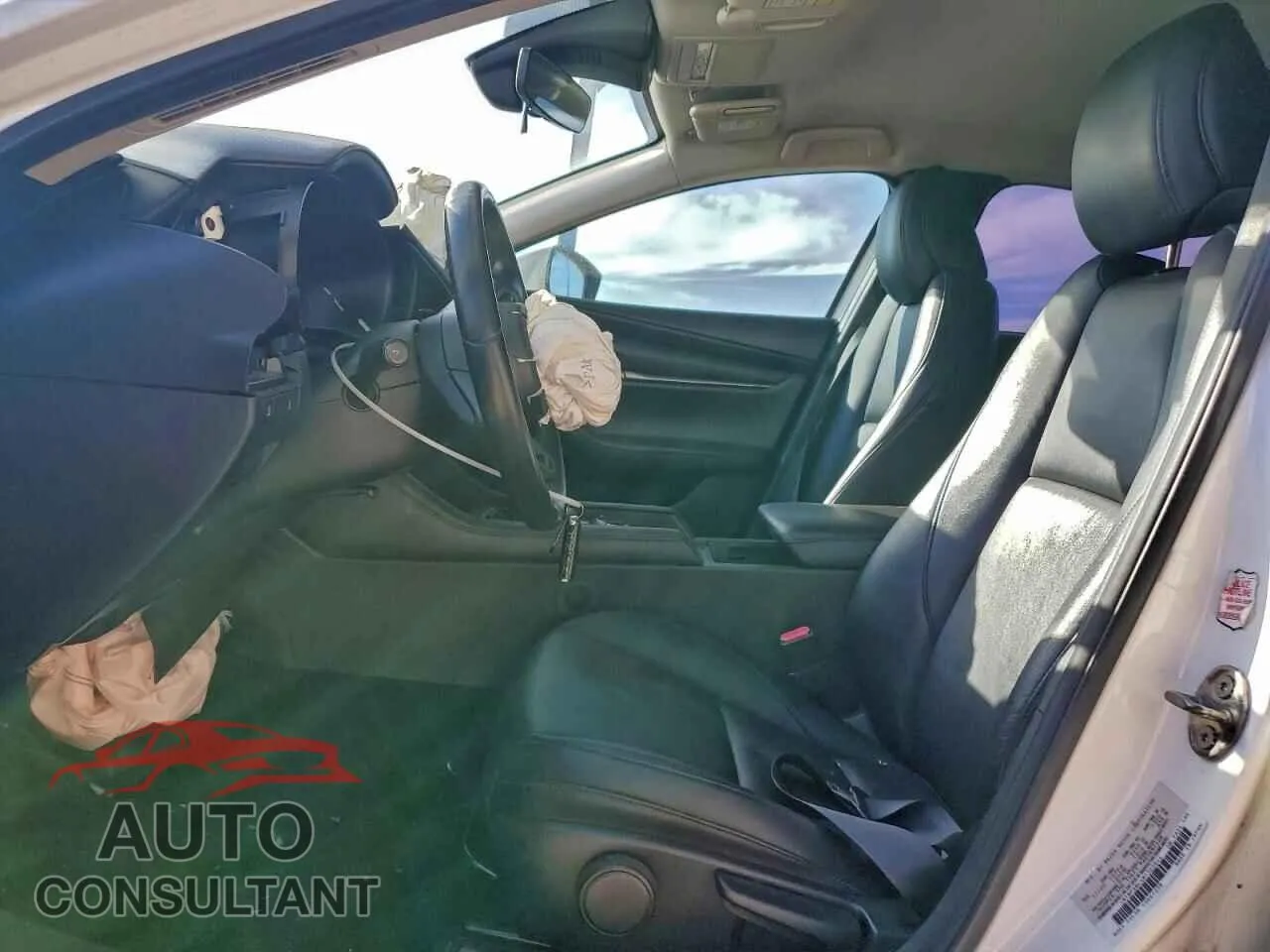 2021 MAZDA 3 Damaged VIN JM1BPABL4M1320844 – exterior detail