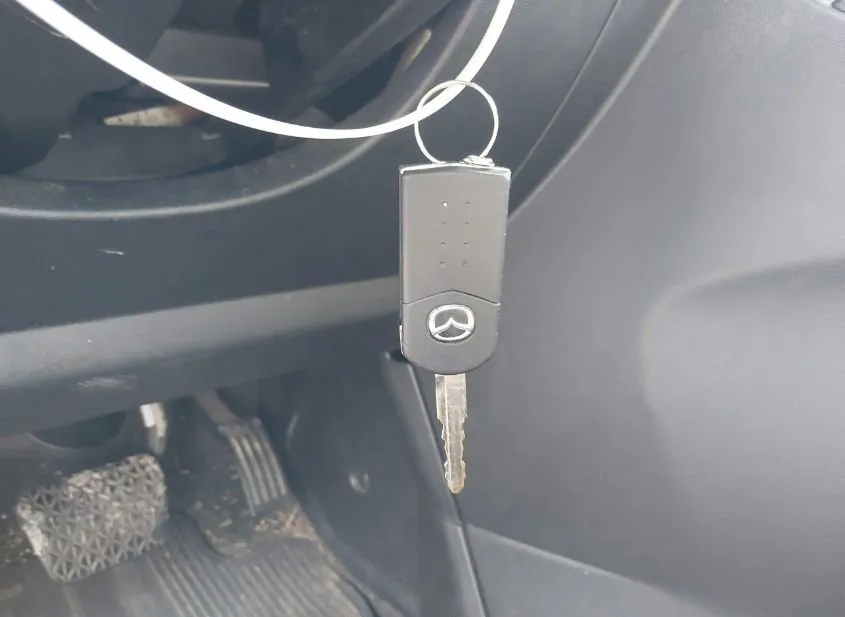 2014 MAZDA Mazda5 Used VIN JM1CW2CL3E0165240 – photo 14 2014 MAZDA Mazda5 Used VIN JM1CW2CL3E0165240 – photo 14