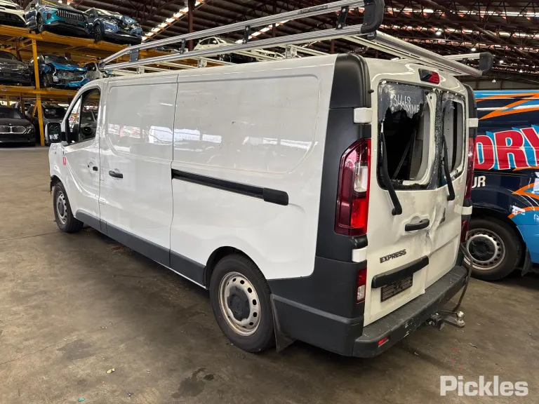 2021 Mitsubishi Express Damaged VIN JMFKFL003MS003357 – undercarriage