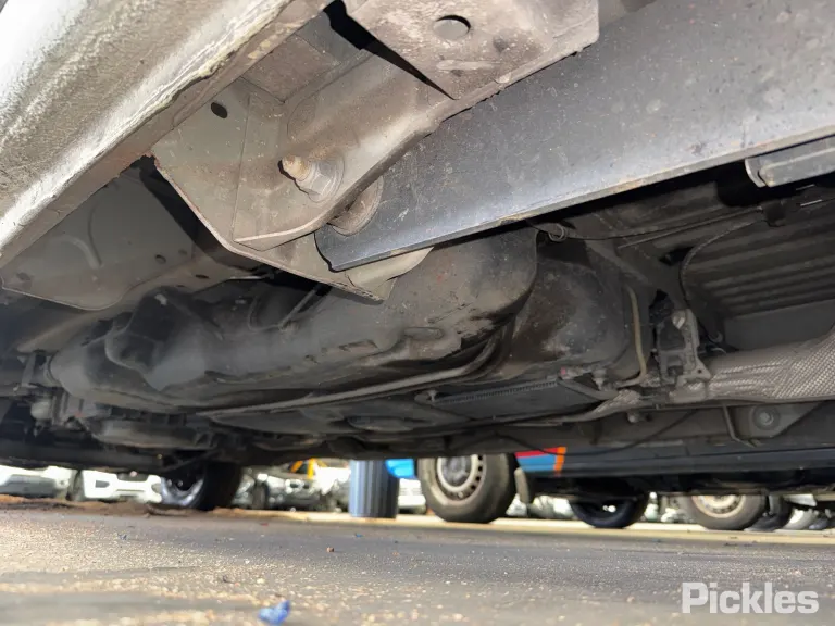 2021 Mitsubishi Express Damaged VIN JMFKFL003MS003357 – odometer reading