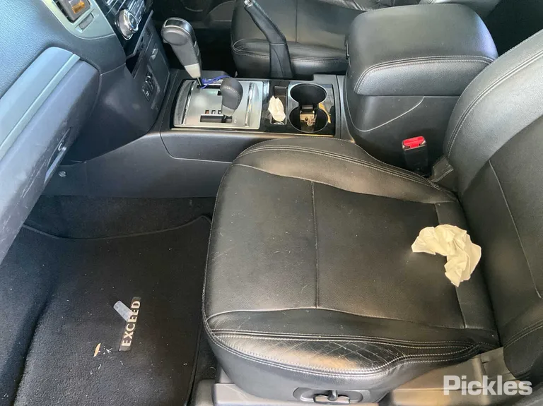 2016 Mitsubishi Pajero Used VIN JMFLYV98WGJ004719 – front exterior