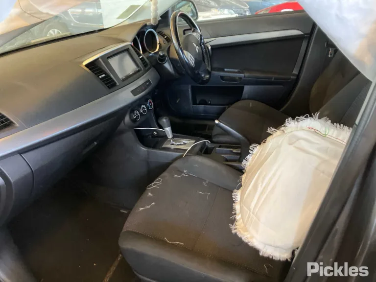 2010 Mitsubishi Lancer Damaged VIN JMFSTCY4AAU005548 – dashboard